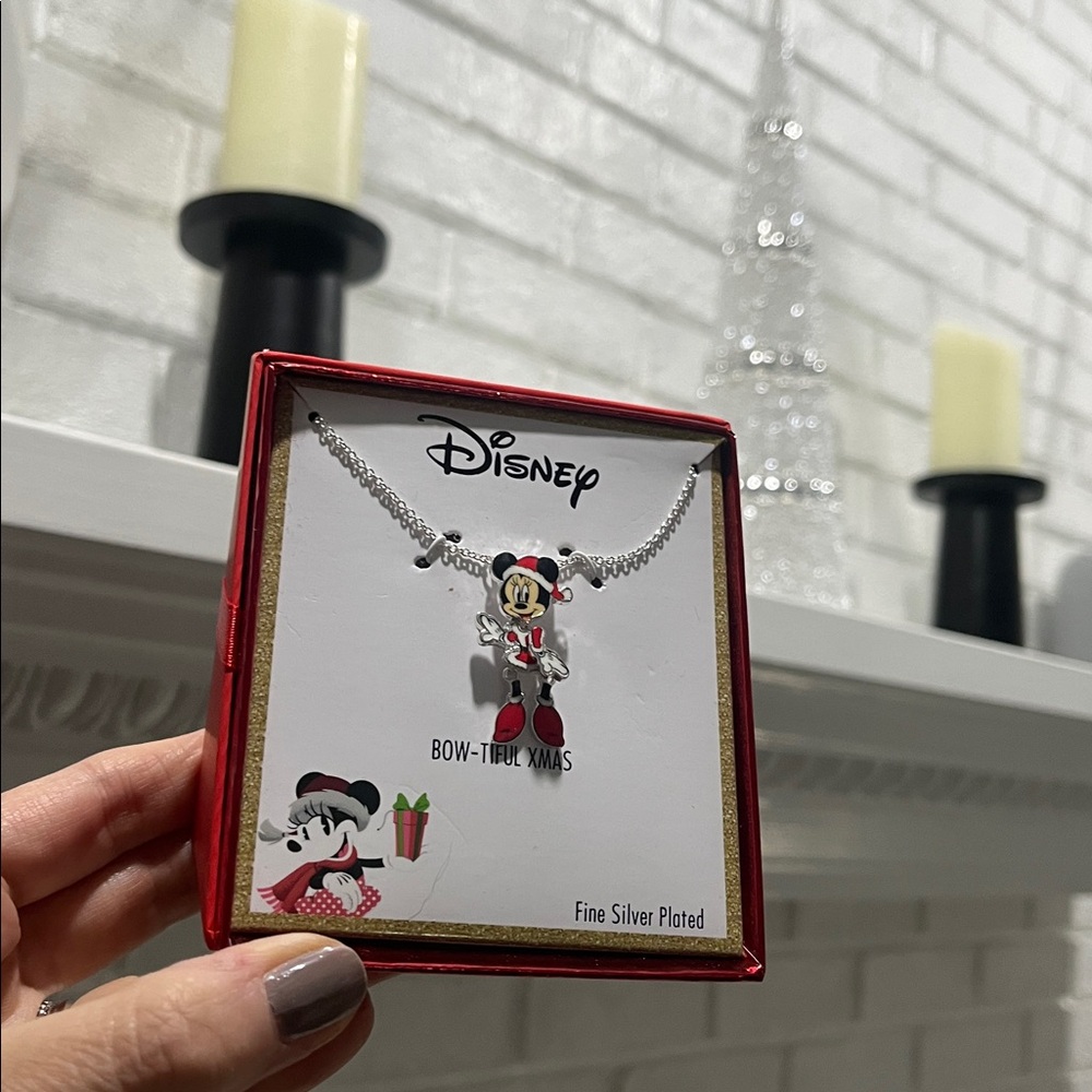 Disney Minnie Mouse NEW Bow Necklace Bow-tiful-Moveable